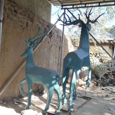 影響切面小鹿室外景觀雕塑報價的因素有哪些？