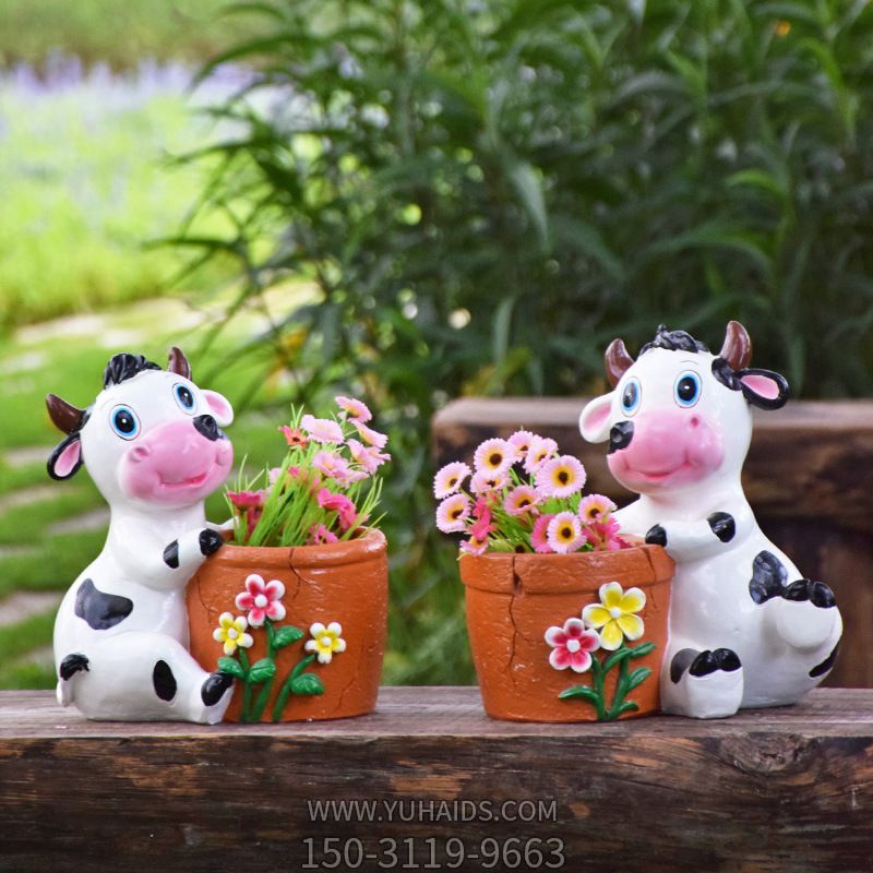 花園玻璃抱著花盆的玻璃鋼奶牛雕塑 花園玻璃抱著花盆的玻璃鋼奶牛雕塑