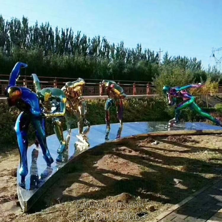 不銹鋼鏡面抽象運(yùn)動的人物景觀雕塑