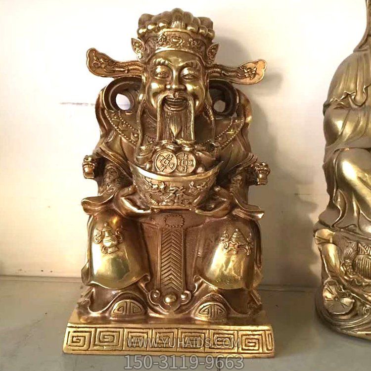 家居供奉銅雕財神爺?shù)袼?>
                                <h2>家居供奉銅雕財神爺?shù)袼?參數(shù)說明</h2>
                                                                        <table>
                                      <tr>
                                        <th>產(chǎn)品標(biāo)題</th>
                                        <td>家居供奉銅雕財神爺?shù)袼?/td>
                                      </tr>
                                      <tr>
                                        <th>發(fā)布時間</th>
                                        <td>2023-06-07 09:06</td>
                                      </tr>
                                      <tr>
                                        <th>價格</th>
                                        <td><span>電話咨詢</td>
                                      </tr>
                                                                              <tr>
                                          <th>制作材質(zhì)</th>
                                          <td>銅雕</td>
                                        </tr>
                                                                          </table>
                                <h2>家居供奉銅雕財神爺?shù)袼?詳細(xì)說明</h2>
                                <p>玉海雕塑是一家綜合性的雕塑公司，擁有多款家居供奉銅雕財神爺?shù)袼苣Ｐ?，可加工定制多種家居供奉銅雕財神爺?shù)袼?，支持材質(zhì)、樣式、風(fēng)格、尺寸大小等方面的調(diào)整修改定制。我們所加工制作的家居供奉銅雕財神爺?shù)袼苜|(zhì)優(yōu)價廉，遍布全國多個省市地區(qū)，想要了解更多案例圖片，請電話或微信咨詢。材質(zhì)、大小、樣式等都可以按需定制，還可根據(jù)您提供給的家居供奉銅雕財神爺?shù)袼軜訄D進(jìn)行制作！如有相關(guān)需求，歡迎致電（微信同號）：<span>150-3119-9663</span></p>
                                                                <div   class=