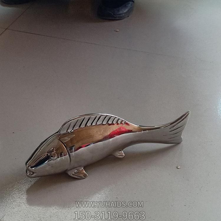 不銹鋼鏡面魚(yú)雕塑售樓處水景水池?cái)[件