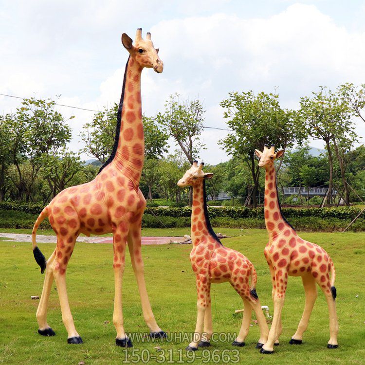 玻璃鋼仿真動(dòng)物景觀戶外景區(qū)大型長頸鹿雕塑