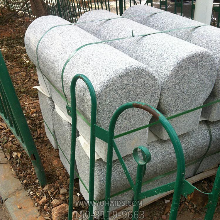 城市綠化建設(shè)花崗巖磚塊芝麻白擋車(chē)石雕塑