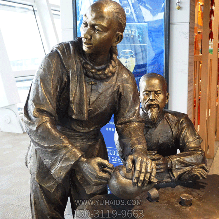 喝茶情景雕塑，店小二倒茶銅雕