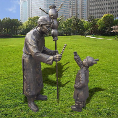 玻璃鋼仿銅民俗人物雕塑，買賣糖葫蘆的老人和孩子