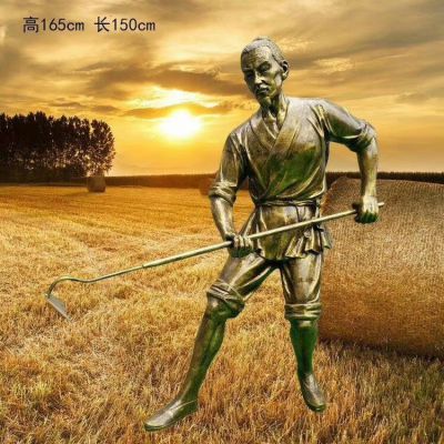 高1米65的鋤地農(nóng)民雕塑，玻璃鋼仿銅勞動(dòng)人物塑像