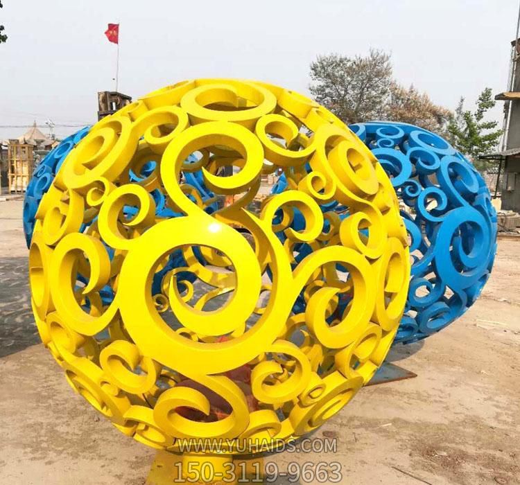 玻璃鋼彩繪創(chuàng)意黃色鏤空球雕塑