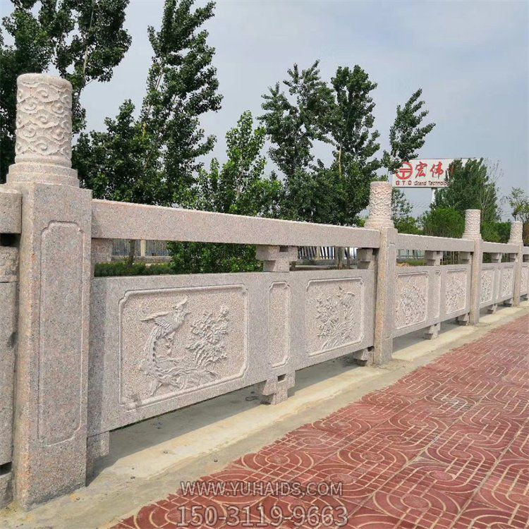 花鳥(niǎo)魚(yú)蟲(chóng)紋飾石雕欄板，云柱石欄桿雕塑