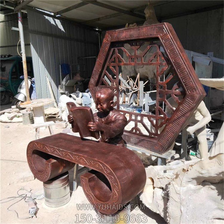 城市公園擺放玻璃鋼仿銅兒童看書(shū)人物景觀小品雕塑