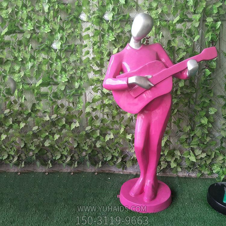 廣場擺放玻璃鋼抽象噴漆演奏人物雕塑