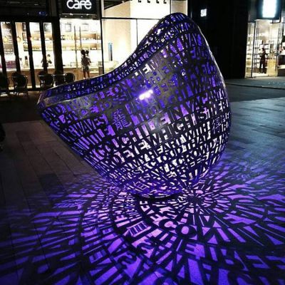 不銹鋼創(chuàng)意漏光異形體，不銹鋼文字組成的立體景觀