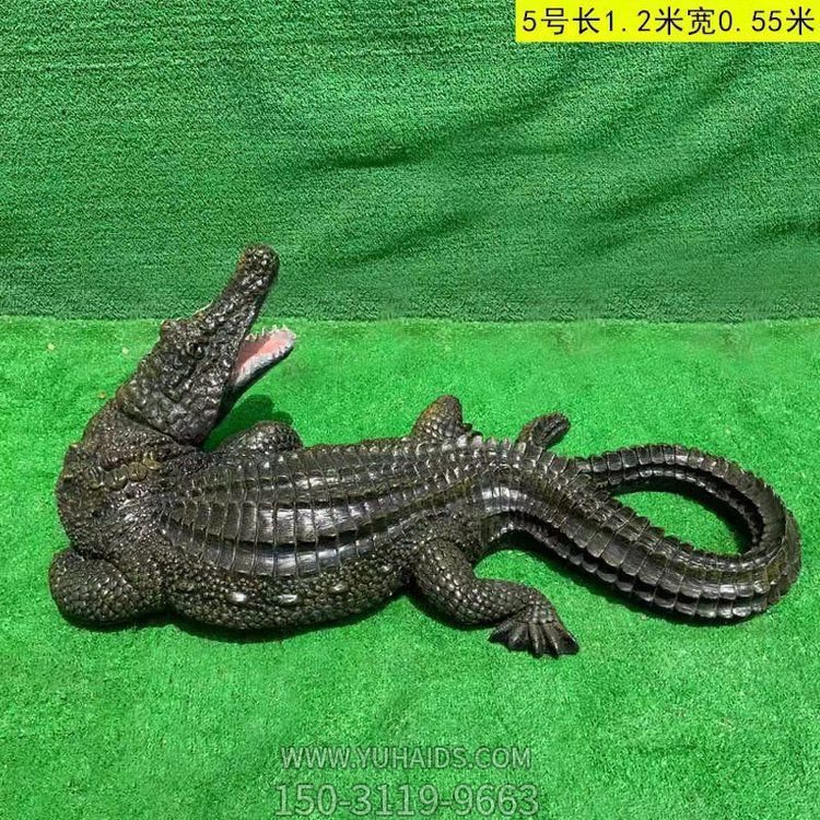 玻璃鋼鱷魚，仿真鱷魚雕塑