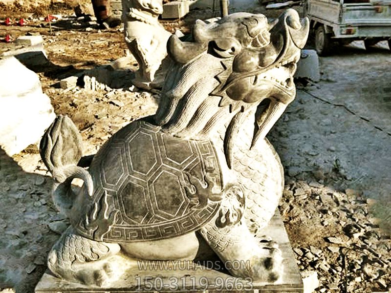 公園里擺放的坐著直視的青石石雕創(chuàng)意龍龜?shù)袼?>
                                <h2>公園里擺放的坐著直視的青石石雕創(chuàng)意龍龜?shù)袼?參數(shù)說明</h2>
                                                                        <table>
                                      <tr>
                                        <th>產(chǎn)品標題</th>
                                        <td>公園里擺放的坐著直視的青石石雕創(chuàng)意龍龜?shù)袼?/td>
                                      </tr>
                                      <tr>
                                        <th>發(fā)布時間</th>
                                        <td>2023-06-07 13:50</td>
                                      </tr>
                                      <tr>
                                        <th>價格</th>
                                        <td><span>電話咨詢</td>
                                      </tr>
                                                                              <tr>
                                          <th>雕刻內容</th>
                                          <td>龍、龍龜</td>
                                        </tr>
                                                                              <tr>
                                          <th>應用場所</th>
                                          <td>公園</td>
                                        </tr>
                                                                              <tr>
                                          <th>制作材質</th>
                                          <td>石雕、青石、石雕</td>
                                        </tr>
                                                                          </table>
                                <h2>公園里擺放的坐著直視的青石石雕創(chuàng)意龍龜?shù)袼?詳細說明</h2>
                                <p>玉海雕塑是一家綜合性的雕塑公司，擁有多款公園里擺放的坐著直視的青石石雕創(chuàng)意龍龜?shù)袼苣Ｐ?，可加工定制多種公園里擺放的坐著直視的青石石雕創(chuàng)意龍龜?shù)袼埽С植馁|、樣式、風格、尺寸大小等方面的調整修改定制。我們所加工制作的公園里擺放的坐著直視的青石石雕創(chuàng)意龍龜?shù)袼苜|優(yōu)價廉，遍布全國多個省市地區(qū)，想要了解更多案例圖片，請電話或微信咨詢。材質、大小、樣式等都可以按需定制，還可根據(jù)您提供給的公園里擺放的坐著直視的青石石雕創(chuàng)意龍龜?shù)袼軜訄D進行制作！如有相關需求，歡迎致電（微信同號）：<span>150-3119-9663</span></p>
                                                                <div   class=