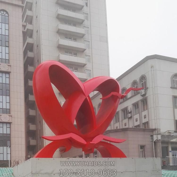 不銹鋼 醫(yī)院 大型抽象鏤空愛心海鷗飛翔雕塑