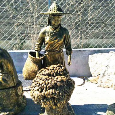 收稻子，玻璃鋼仿銅民俗生活秋收場景雕塑