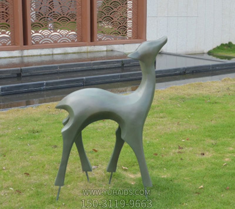 公園草坪創(chuàng)意抽象鹿雕塑