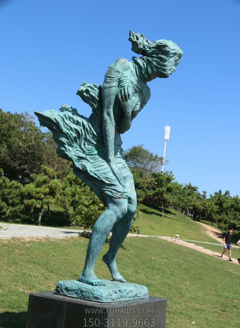 公園景觀(guān)捂著裙子銅雕女孩雕塑