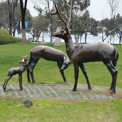 玻璃鋼仿銅戶外草坪梅花鹿雕塑