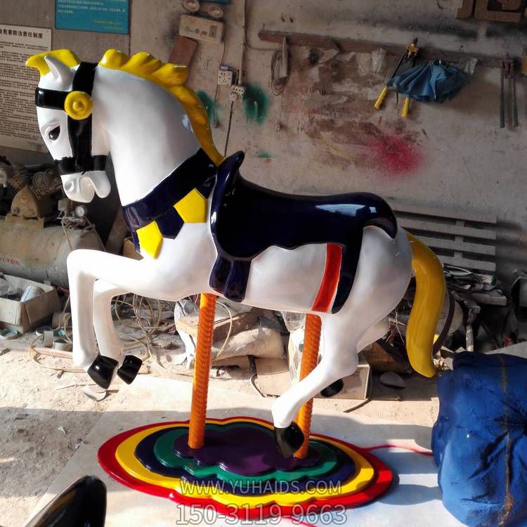 玻璃鋼彩繪園林游樂場(chǎng)旋轉(zhuǎn)木馬馬雕塑
