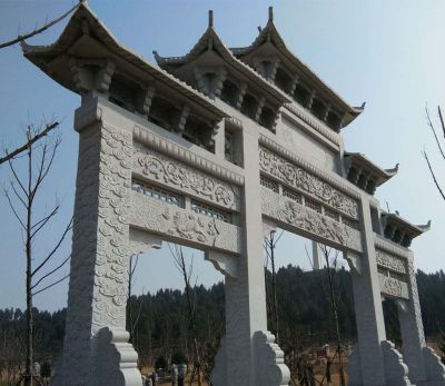 大型青石仿古三門(mén)斗拱建筑門(mén)樓牌坊景觀石雕