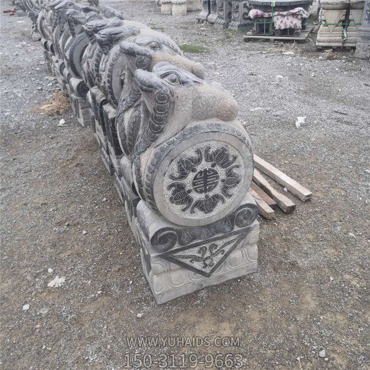 金蟾抱鼓石，青石門墩雕塑