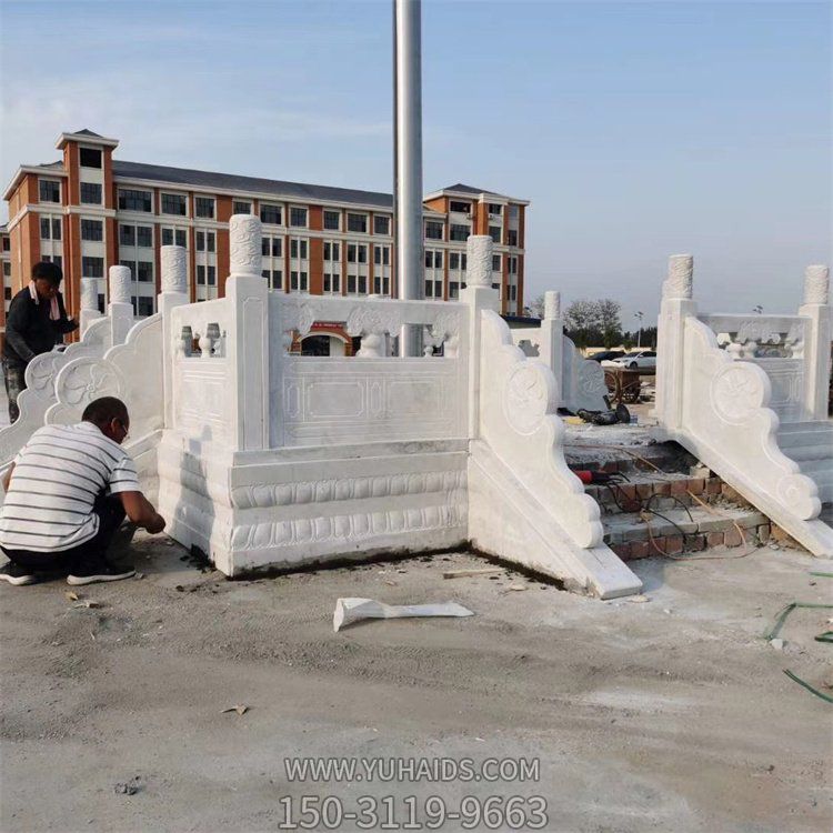 學(xué)校廣場(chǎng)戶(hù)外擺放升旗臺(tái)漢白玉雕刻防護(hù)欄桿雕塑