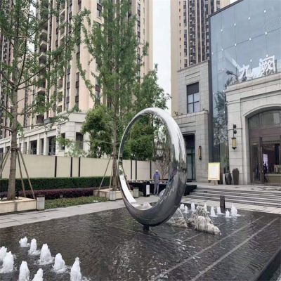 不銹鋼鏡面圓環(huán)景觀雕塑，園林水景噴泉裝飾景觀