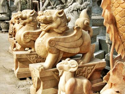 戶外景區(qū)黃蠟石石雕鎮(zhèn)宅辟邪貔貅雕塑