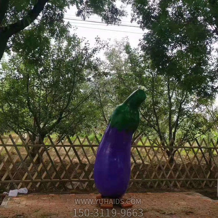 玻璃鋼仿真茄子，長(zhǎng)茄子雕塑