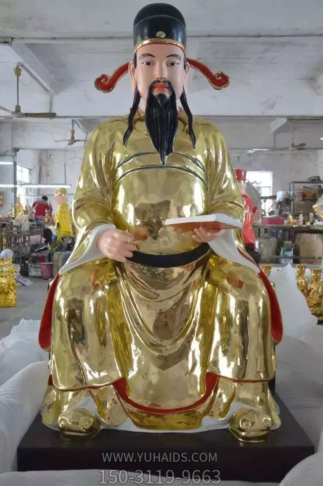 寺廟漆金玻璃鋼神佛城隍爺?shù)袼?>
                                <h2>寺廟漆金玻璃鋼神佛城隍爺?shù)袼?參數(shù)說明</h2>
                                                                        <table>
                                      <tr>
                                        <th>產(chǎn)品標(biāo)題</th>
                                        <td>寺廟漆金玻璃鋼神佛城隍爺?shù)袼?/td>
                                      </tr>
                                      <tr>
                                        <th>發(fā)布時間</th>
                                        <td>2023-06-07 18:15</td>
                                      </tr>
                                      <tr>
                                        <th>價格</th>
                                        <td><span>電話咨詢</td>
                                      </tr>
                                                                              <tr>
                                          <th>制作材質(zhì)</th>
                                          <td>玻璃鋼</td>
                                        </tr>
                                                                          </table>
                                <h2>寺廟漆金玻璃鋼神佛城隍爺?shù)袼?詳細說明</h2>
                                <p>玉海雕塑是一家綜合性的雕塑公司，擁有多款寺廟漆金玻璃鋼神佛城隍爺?shù)袼苣Ｐ停杉庸ざㄖ贫喾N寺廟漆金玻璃鋼神佛城隍爺?shù)袼?，支持材質(zhì)、樣式、風(fēng)格、尺寸大小等方面的調(diào)整修改定制。我們所加工制作的寺廟漆金玻璃鋼神佛城隍爺?shù)袼苜|(zhì)優(yōu)價廉，遍布全國多個省市地區(qū)，想要了解更多案例圖片，請電話或微信咨詢。材質(zhì)、大小、樣式等都可以按需定制，還可根據(jù)您提供給的寺廟漆金玻璃鋼神佛城隍爺?shù)袼軜訄D進行制作！如有相關(guān)需求，歡迎致電（微信同號）：<span>150-3119-9663</span></p>
                                                                <div   class=