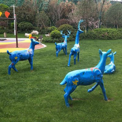 玻璃鋼彩繪鹿，藍色印花草坪動物擺件