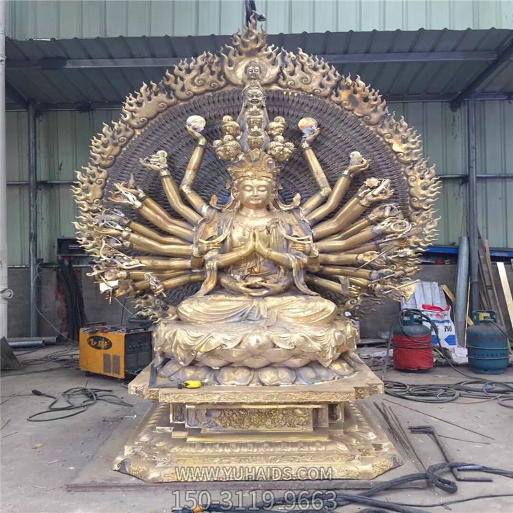 不銹鋼噴金烤漆景區(qū)寺廟大型千手觀(guān)音雕塑
