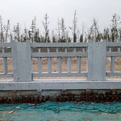 城市河道邊裝飾大理石雕刻防護(hù)欄桿；欄板