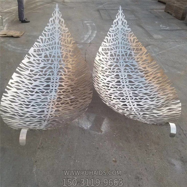 廣場(chǎng)創(chuàng)意不銹鋼鏤空樹(shù)葉雕塑