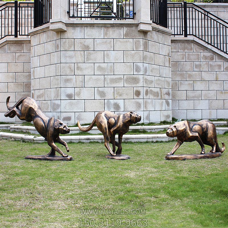 公園仿銅創(chuàng)意，鑄造、噴漆金錢豹雕塑