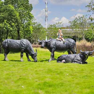 玻璃鋼仿真水牛，牧童騎牛雕塑