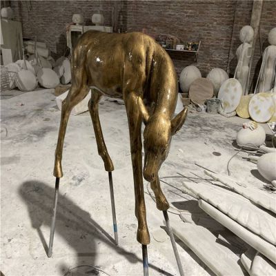 玻璃鋼仿銅戶(hù)外景觀梅花鹿雕塑