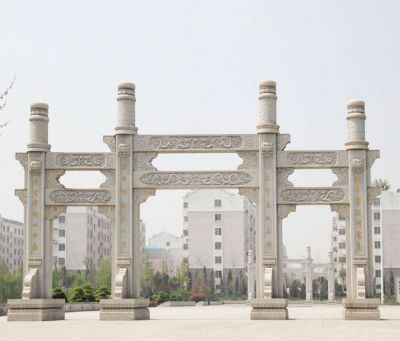 小區(qū)簡(jiǎn)約浮雕三門(mén)石柱牌坊石雕
