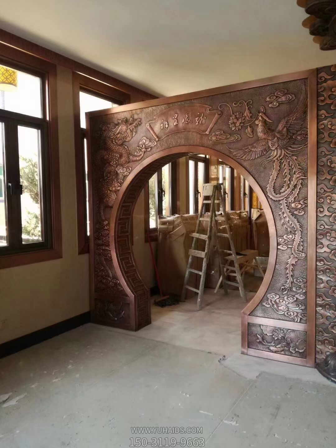 “龍鳳呈祥”銅浮雕，飯店裝飾隔斷雕塑