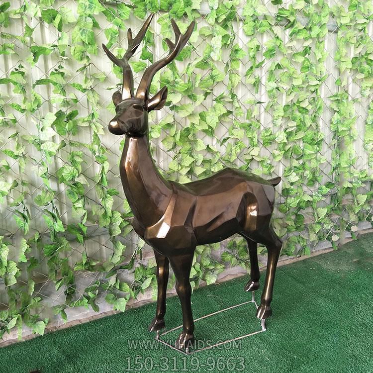 幾何鹿，玻璃鋼塊面抽象動物擺件雕塑
