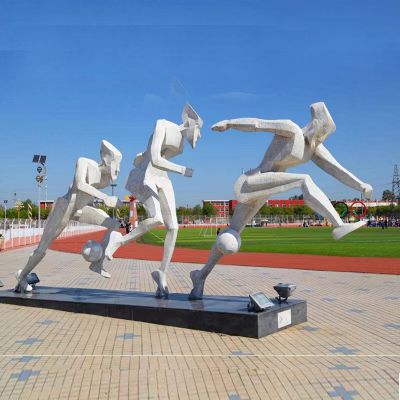 踢球，不銹鋼網格運動人物景觀雕塑