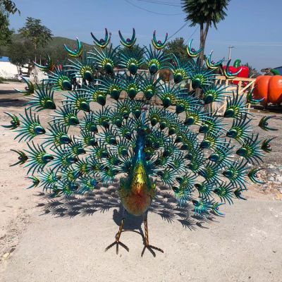 影響大型亮面不銹鋼孔雀雕塑報(bào)價(jià)的因素有哪些？