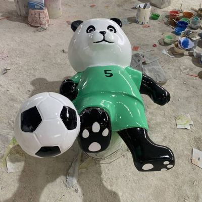 卡通彩繪熊貓雕塑是怎么制作出來的？