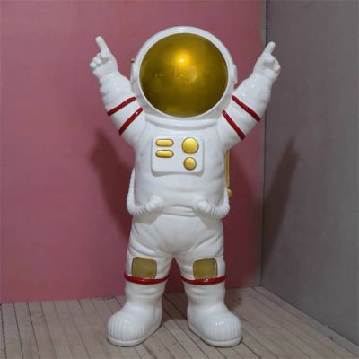 玻璃鋼卡通太空人物景區(qū)航天展裝飾小品