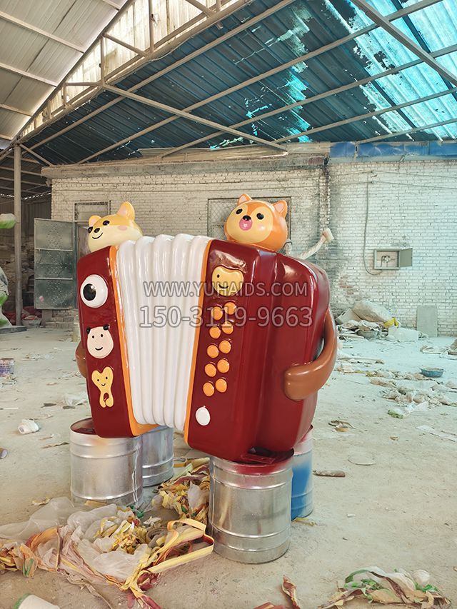 玻璃鋼卡通手風(fēng)琴雕塑