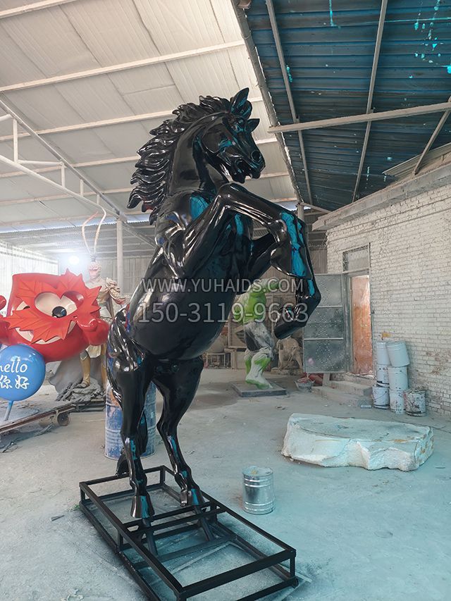 玻璃鋼立馬景觀動(dòng)物雕塑