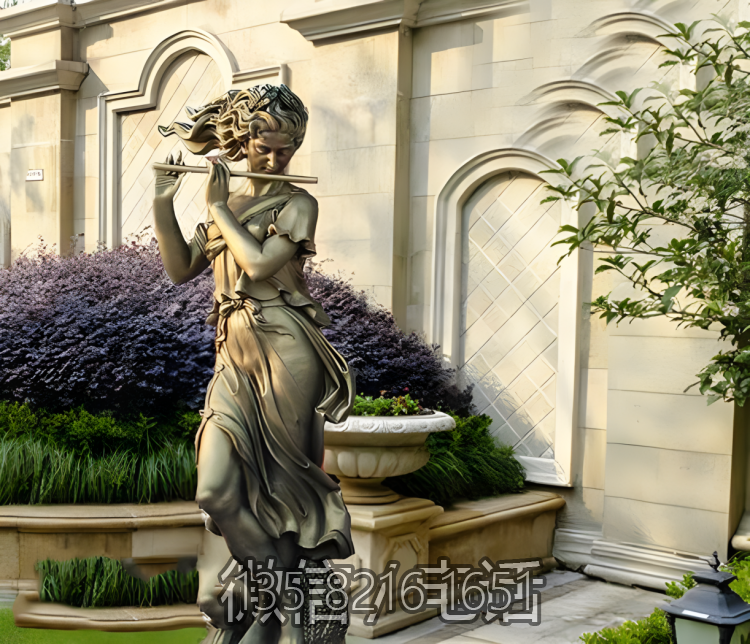 別墅小區(qū)裝飾景觀擺件銅雕吹笛子的西方人物雕塑