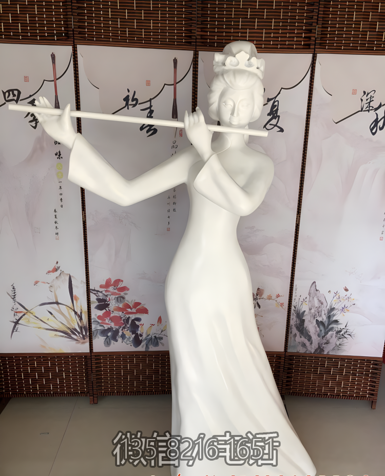 玻璃鋼抽象古代吹笛子的人物雕塑