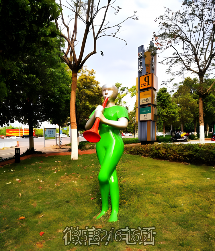 園林景觀玻璃鋼吹嗩吶的抽象人物雕塑