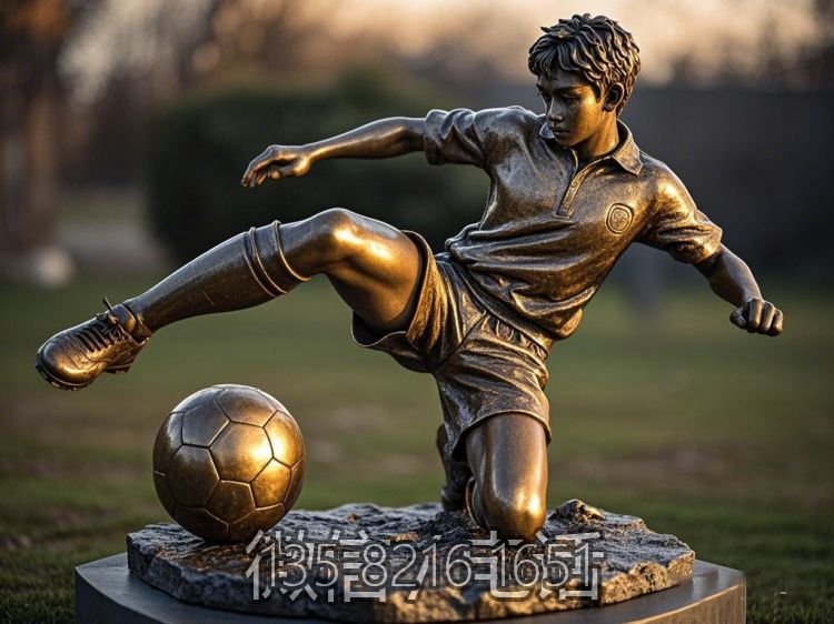 黃銅鑄造踢球男孩雕塑